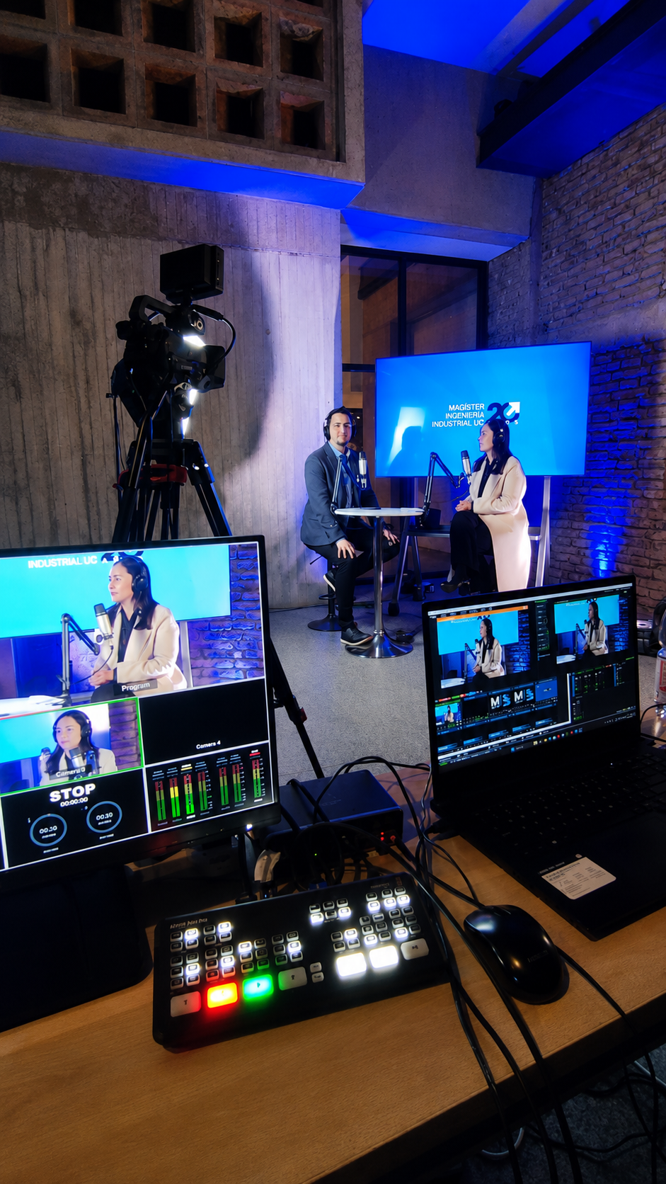 Vodcast corporativo con entrevista en vivo